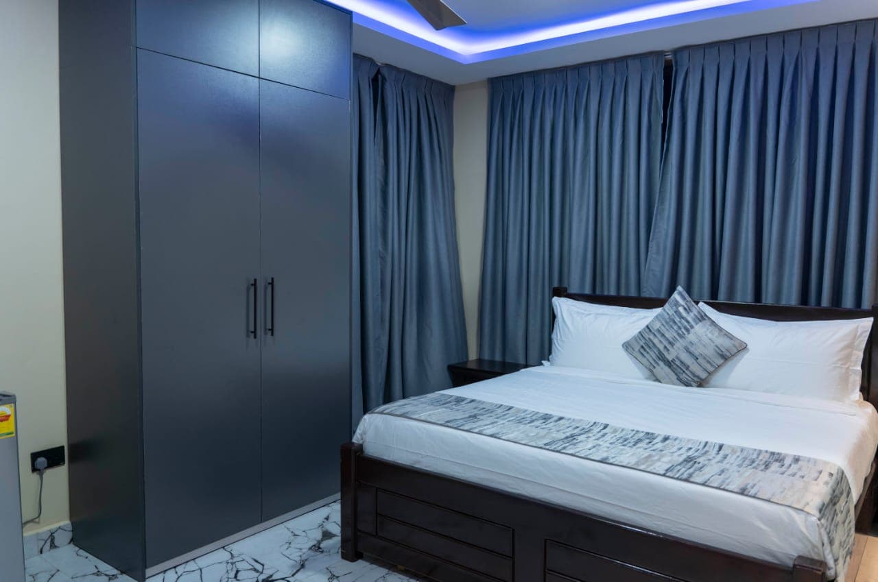 One Bedroom Apartment